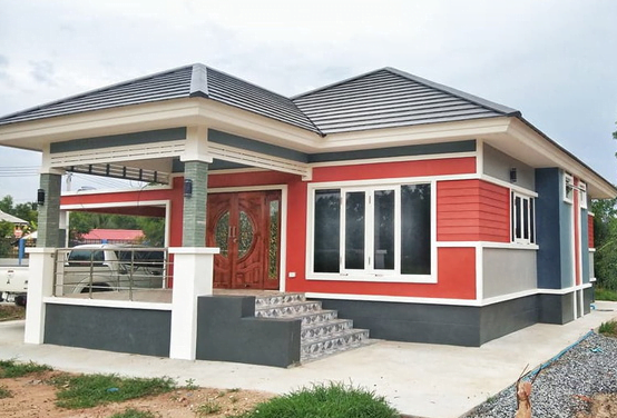 These small bungalow houses consist of 1-3 bedrooms, 1-2 bathroom, 1 living room, and a kitchen. The land is 50 to 100 square meters and estimated costs starting 600k Baht or 900k Pesos.