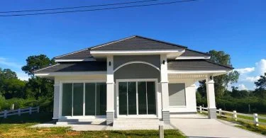 5 Stylish Modern Houses With Beautiful Facades