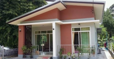 We all have our dream houses. But sometimes, our budget is not enough to make that come true. There are a lot of benefits and advantages of having a small house. It saves our budget and it's easier to maintain. All you need is enough area or space to enjoy life with your family. Check out these 50 photos of small houses that you can build on a very small budget.