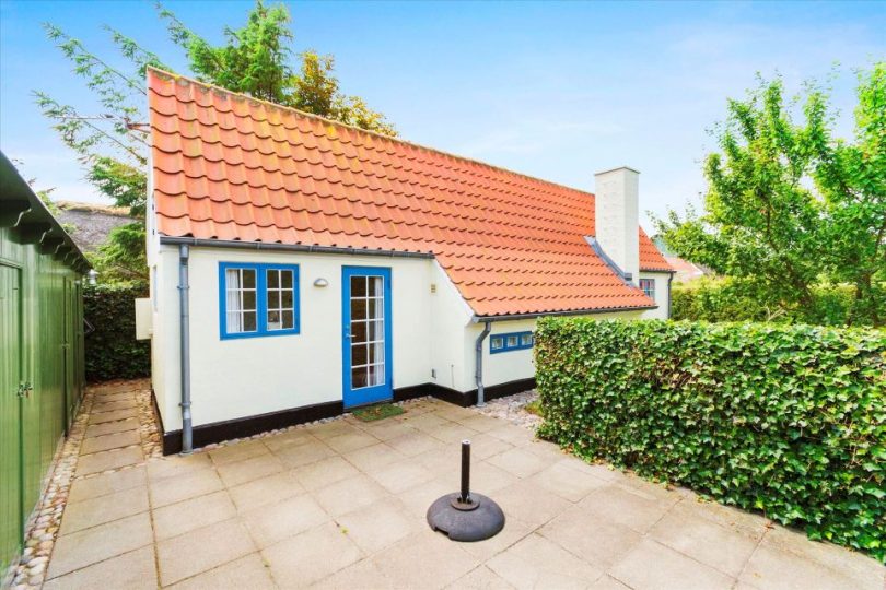 Today, we're featuring a small European-inspired home that will definitely suit your house and interior designing taste buds. These houses consist of 1 bedroom, 1 bathroom, a living room and a kitchen. The total of 34 square meters to 48 square meters living area. Keep on scrolling to know the key features of European house design and interiors!